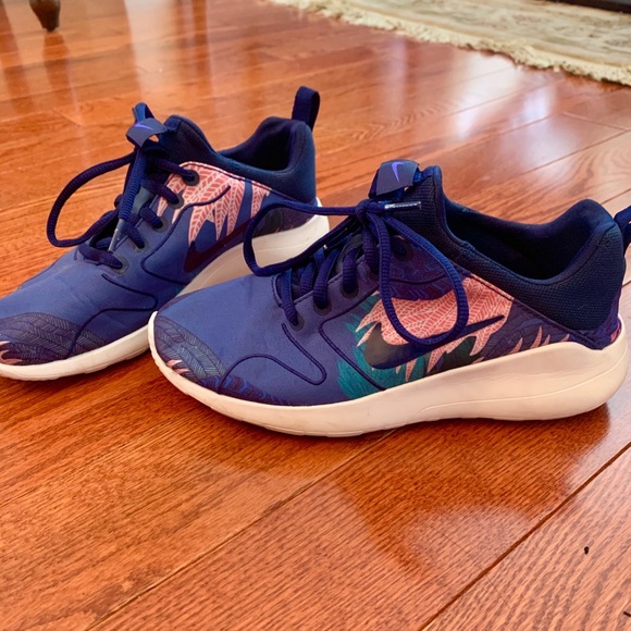 Nike Runners - Picture 1 of 4